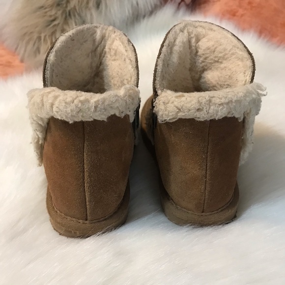 PAWZ by BearPaw ⚜️ Hailey Toddler Cow Suede Boots - Picture 7 of 16